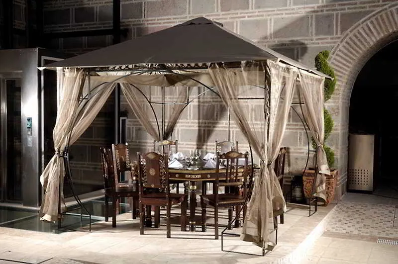 Cesme Kanuni Kervansaray Historical Hotel