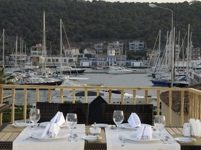 Cesme Kanuni Kervansaray Historical Hotel